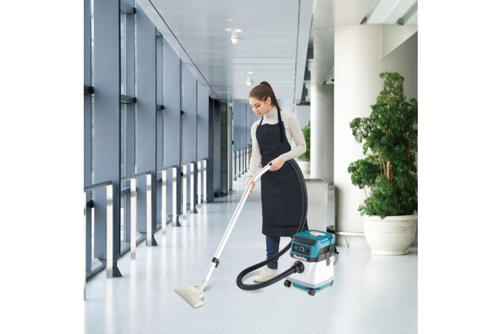 Пылесос аккумуляторный MAKITA DVC 150 LZ без АКБ и ЗУ + сумка