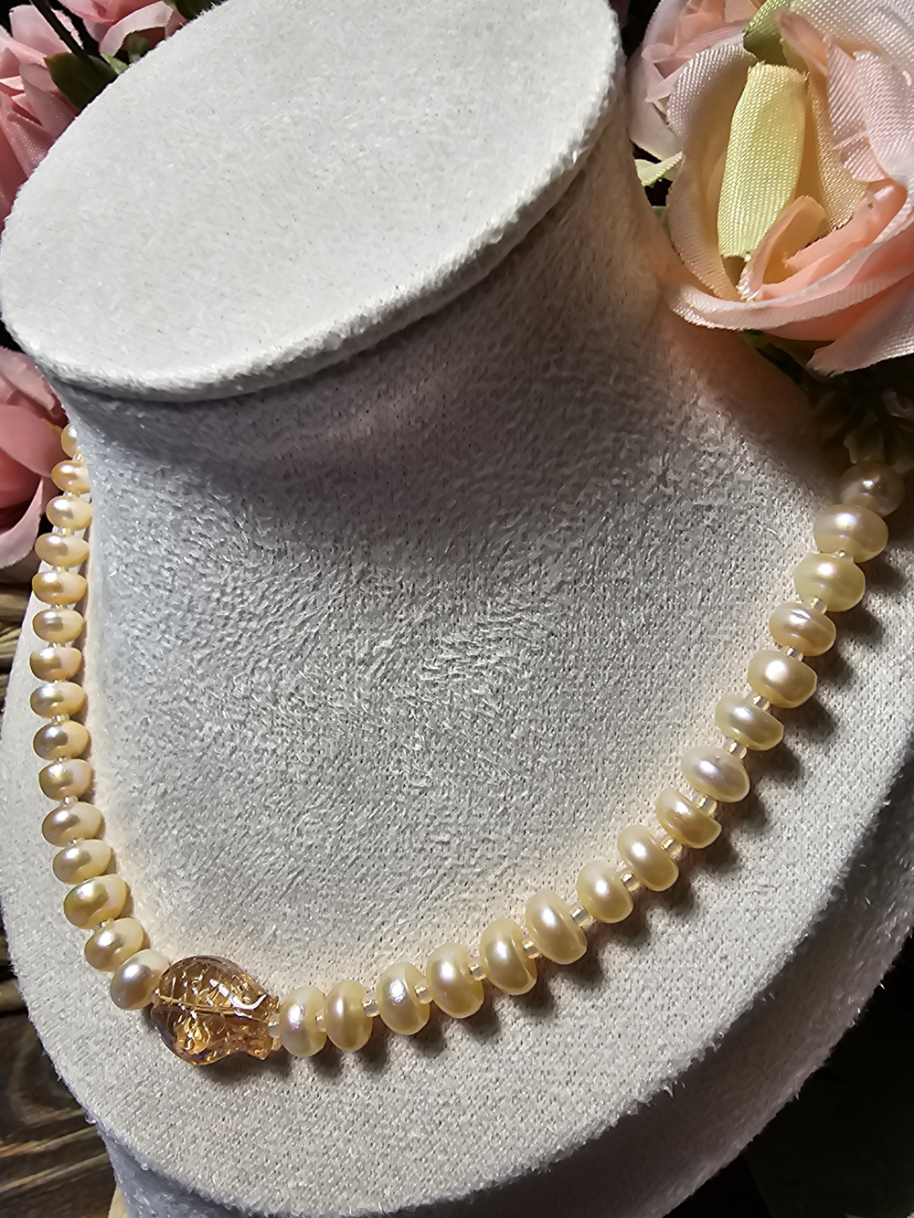 Колье "Жемчужная Рыбка", ручная работа, натуральный камень, вставка хрусталь