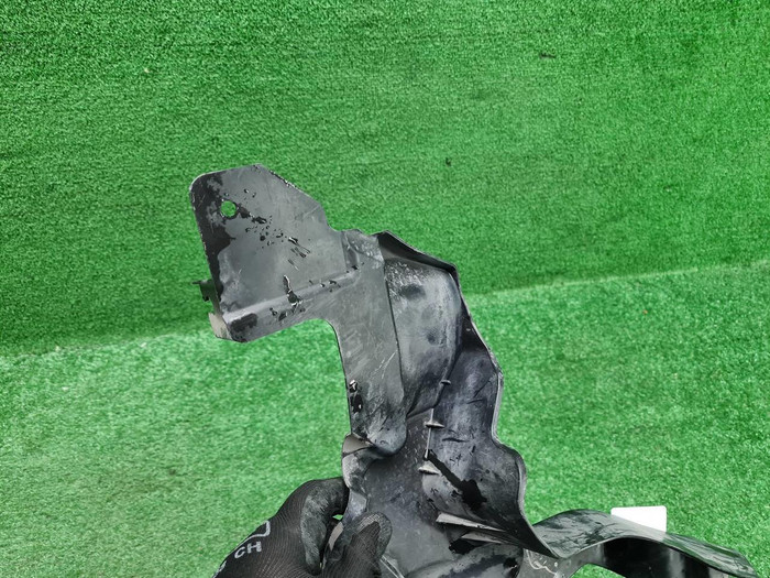 Брызговик передний правый LR Discovery Sport 19-нв