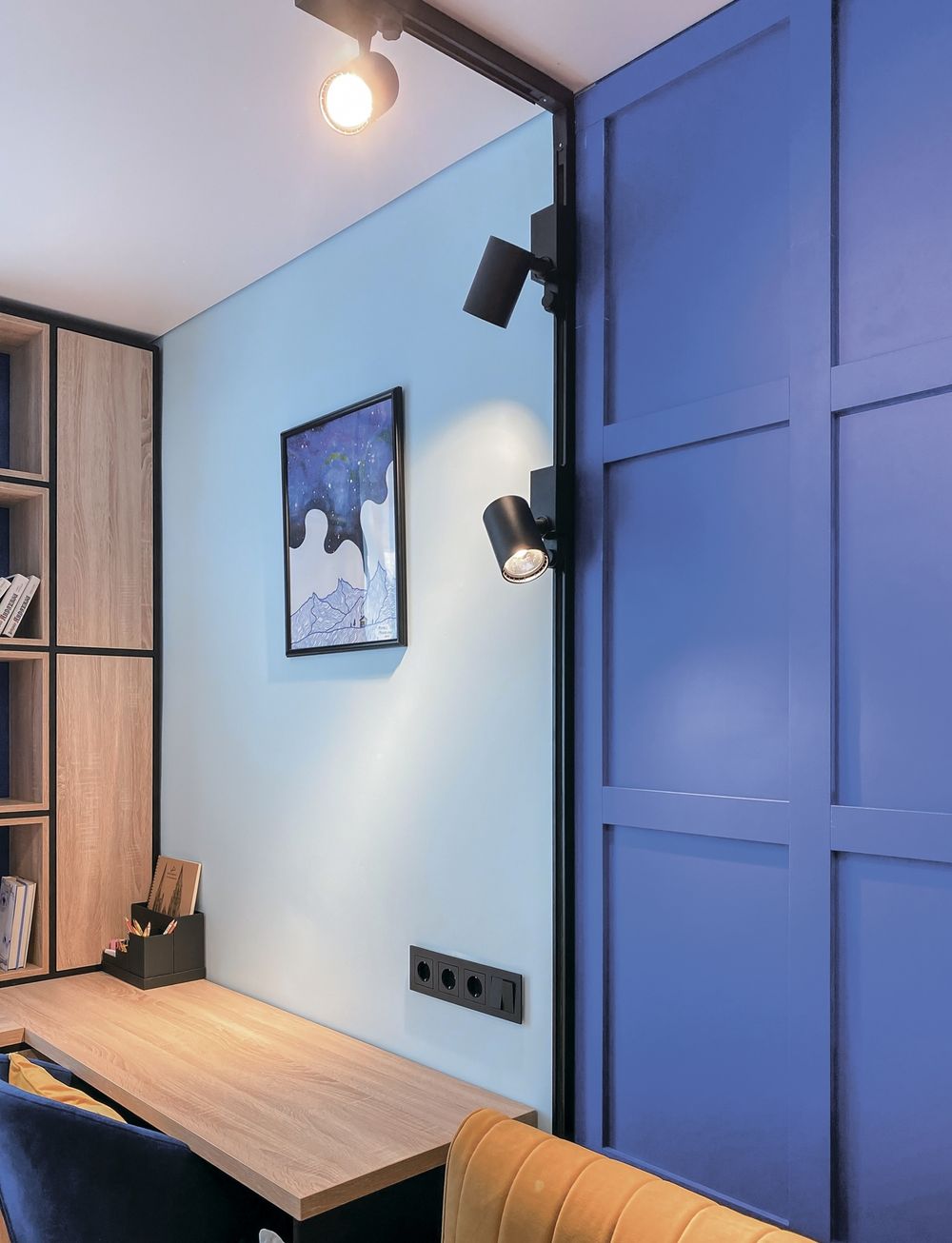 Трековый светильник для трехфазного шинопровода светодиодный Maytoni Trinity Vuoro TR029-3-10W3K-B