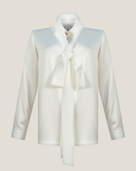 Блуза из обнимающего шелка в жемчужном