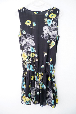 Платье Yamamay с цветами 44 размер