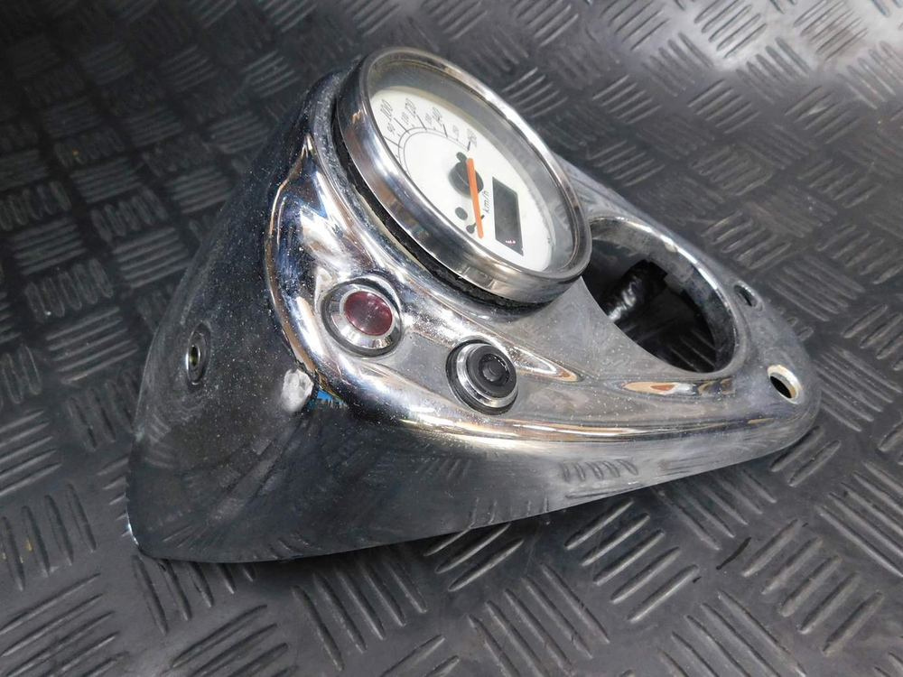 приборная панель Honda Shadow 400 NC34 с накладкой на бак (дефект) 052573