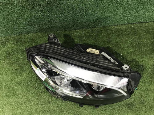 Фара правая Mercedes GLC X253 (2015-2019) LED