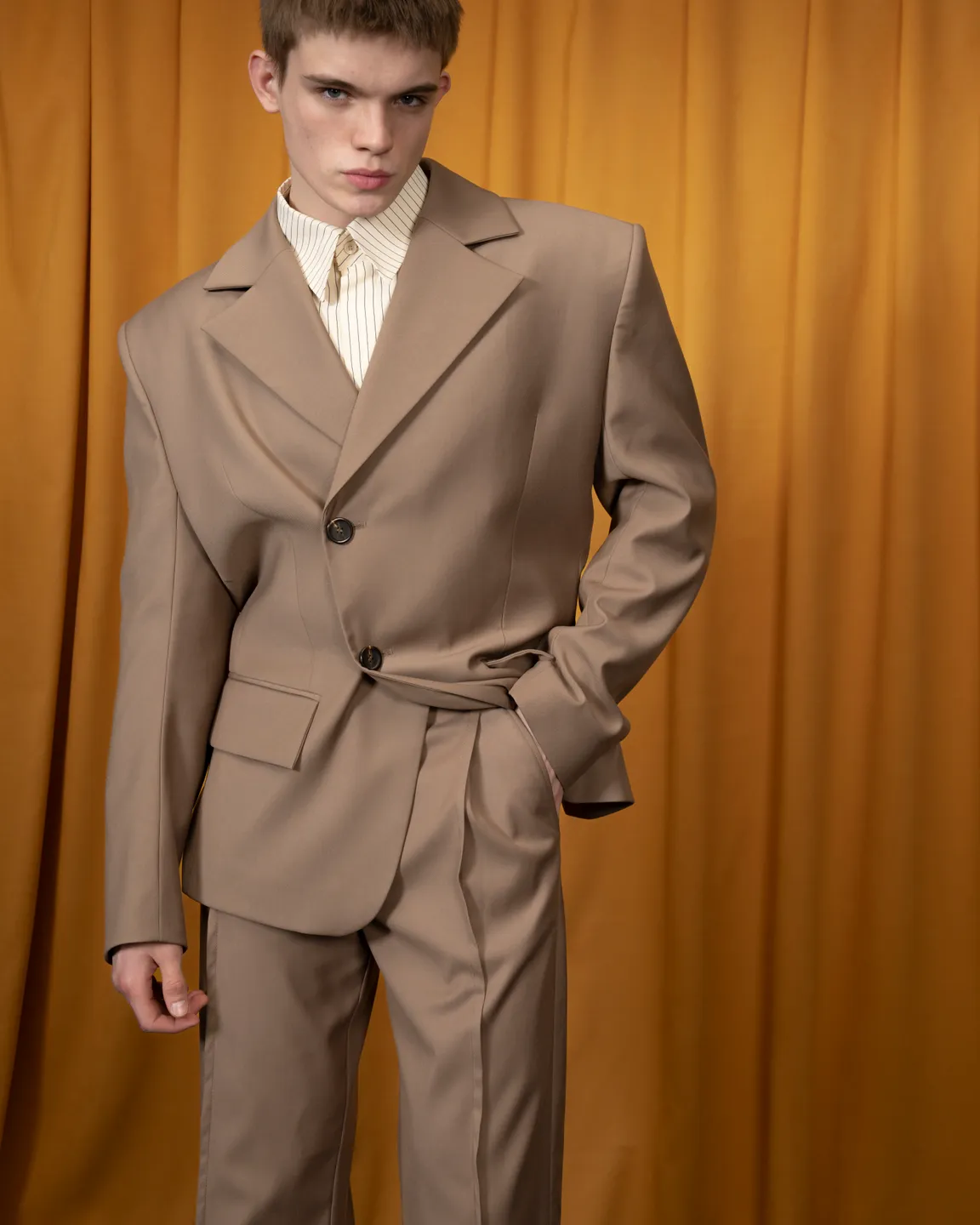 Пиджак бежевый 