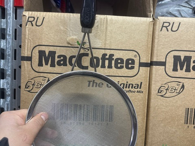 Дуршлаг черная пластиковая ручка 18