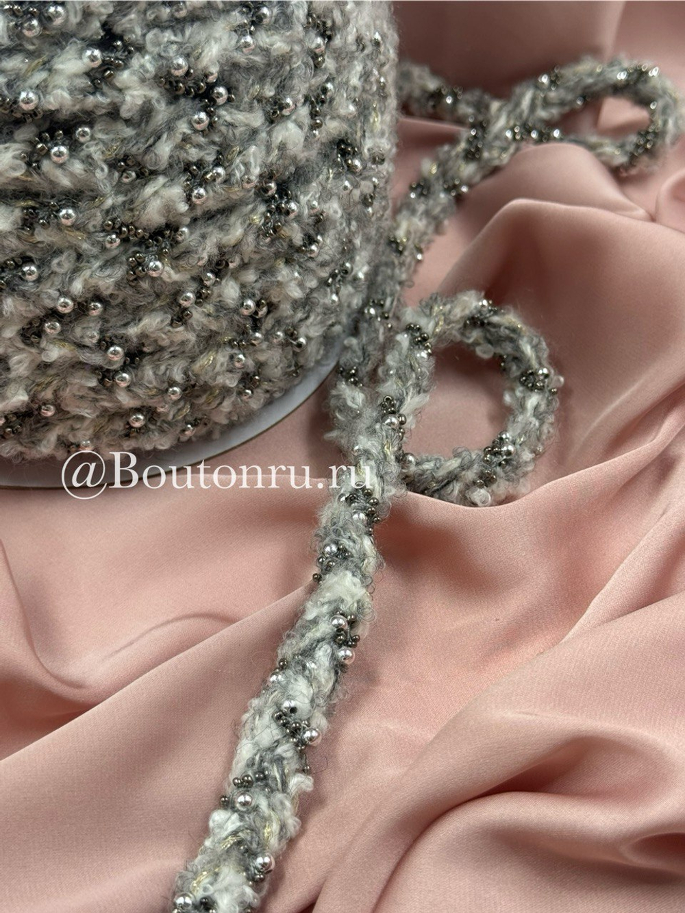 Тесьма-косичка серая с графитовым бисером 15 мм