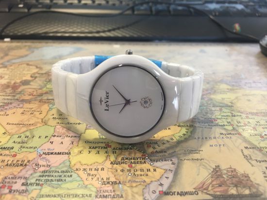 Женские французские наручные  часы  LeVier L 7507 M Wh на карте Мира