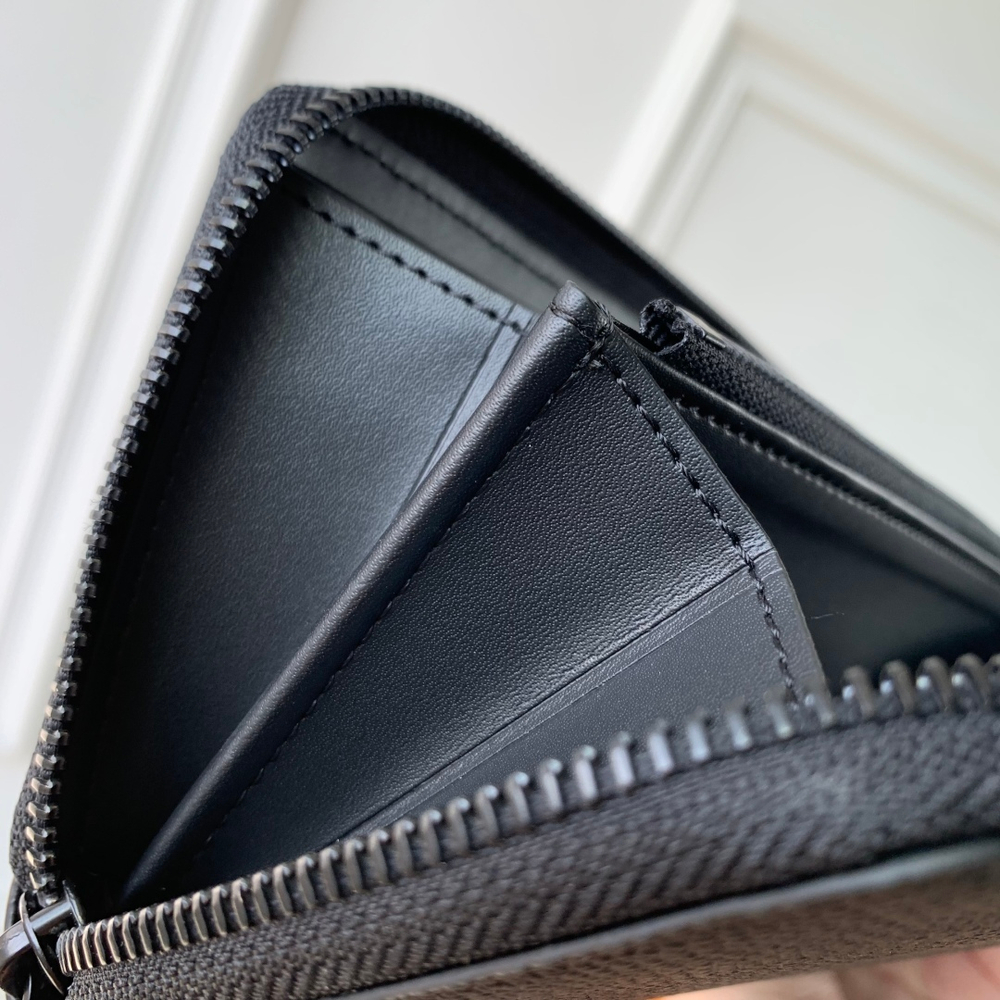 Louis Vuitton Zippy Wallet Horizontal