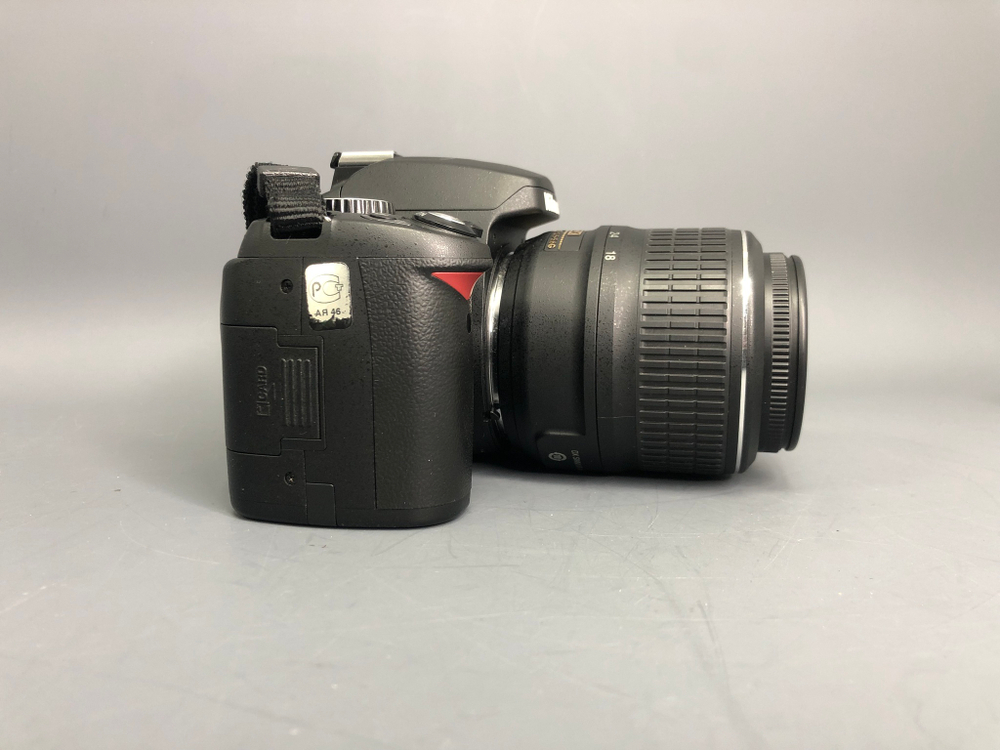 Nikon D60 + Kit AF-S 18-55mm G VR