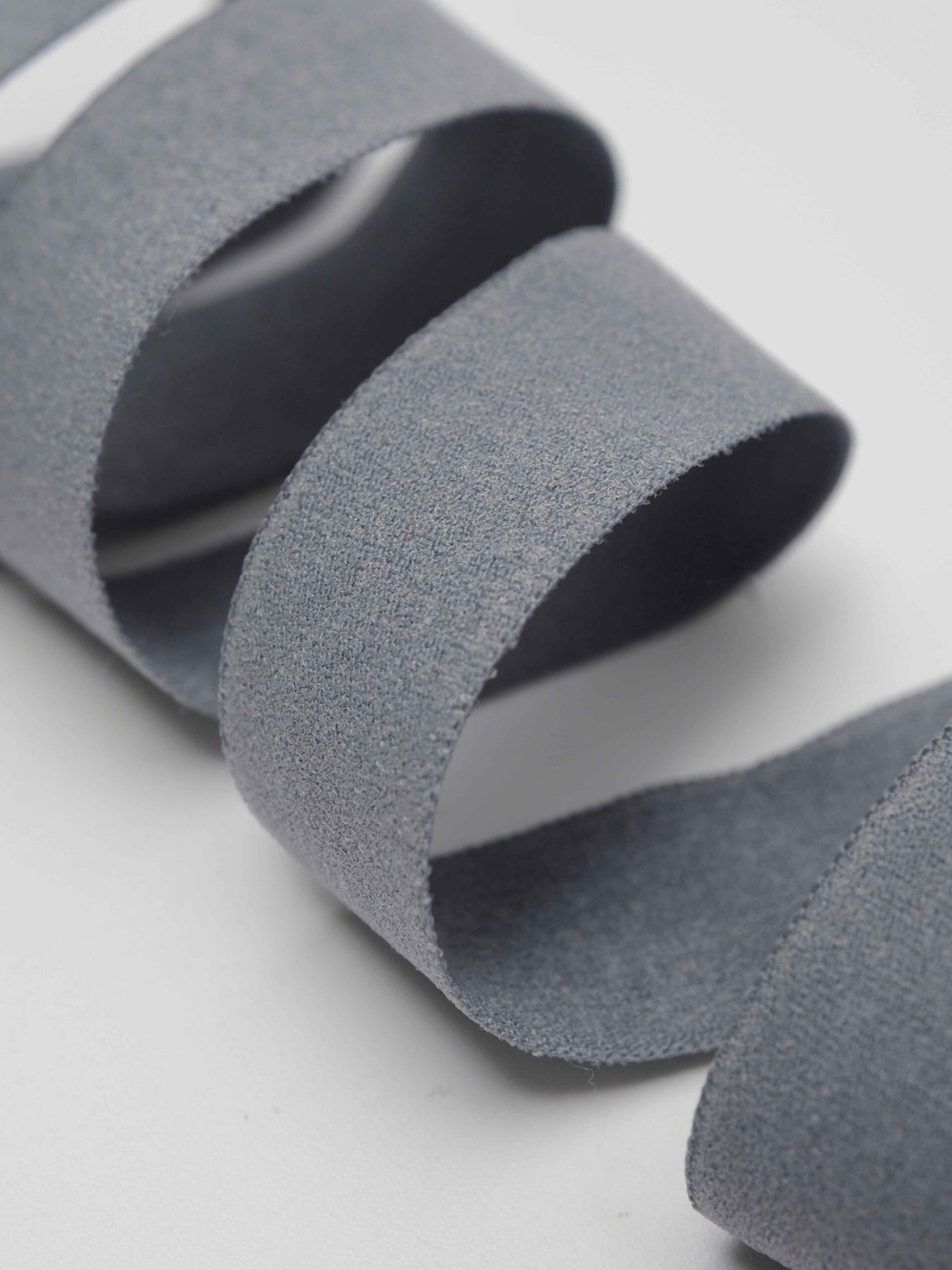 Бейка эластичная темно-серая матовая ширина 15 мм