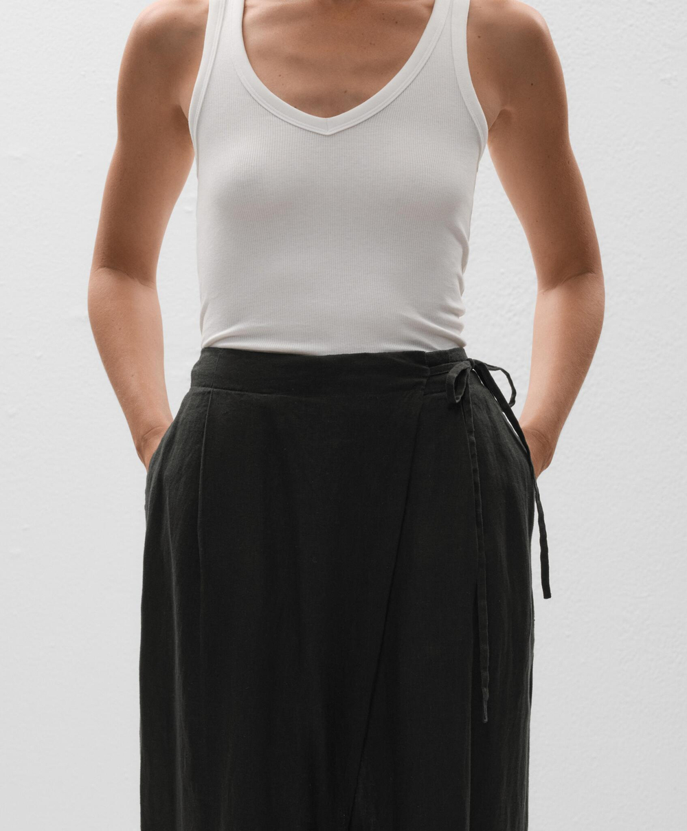 OYSHO Широкие прямые брюки из 100% льна с саронгом на запахе, черный