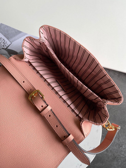 Louis Vuitton Pochette Metis