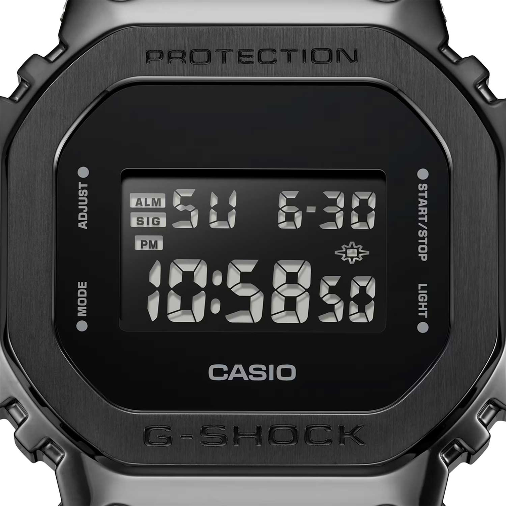 Часы Casio GM-5600UB-1