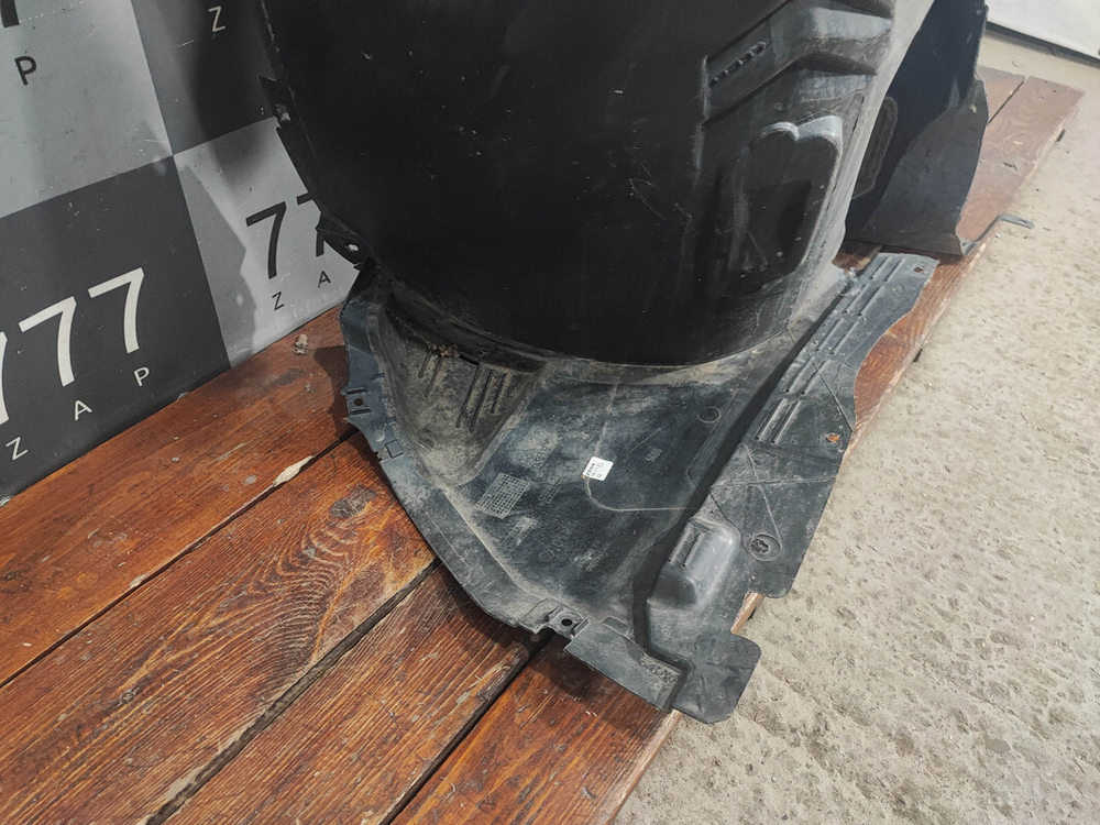 Подкрылок передний правый BMW X1 (F48) 15-нв Б/У Оригинал 51717342176