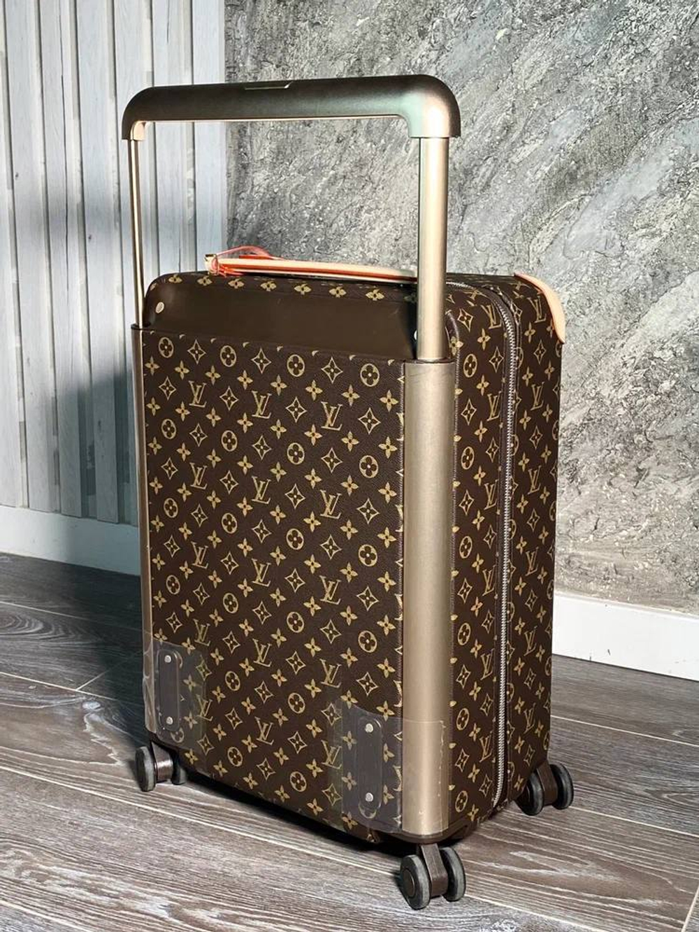 Чемодан Louis Vuitton
