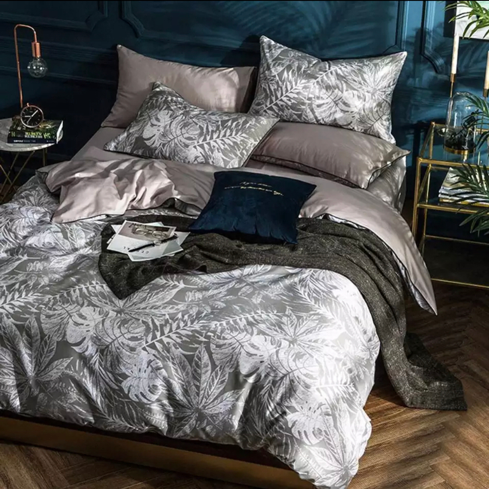 Постельное белье ЕВРО (двуспалка) Египедский Хлопок Белые лепестки на сером