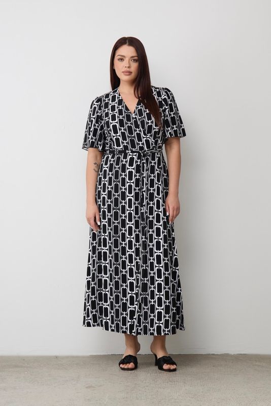 Платье-трапеция на запах, геометричный принт, черный