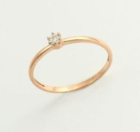 Кольцо из золота с фианитами