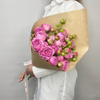 Букет из пионовидных кустовых роз Мисти Баблз 5шт