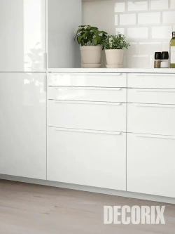 Лак акриловый глянцевый аэрозольный DECORIX в баллончике 520 мл прозрачный бесцветный для любых поверхностей