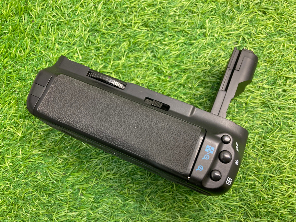 Canon BG-E7