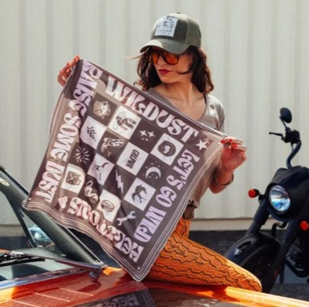 Wildest / Шарф / Женский / Коричневый