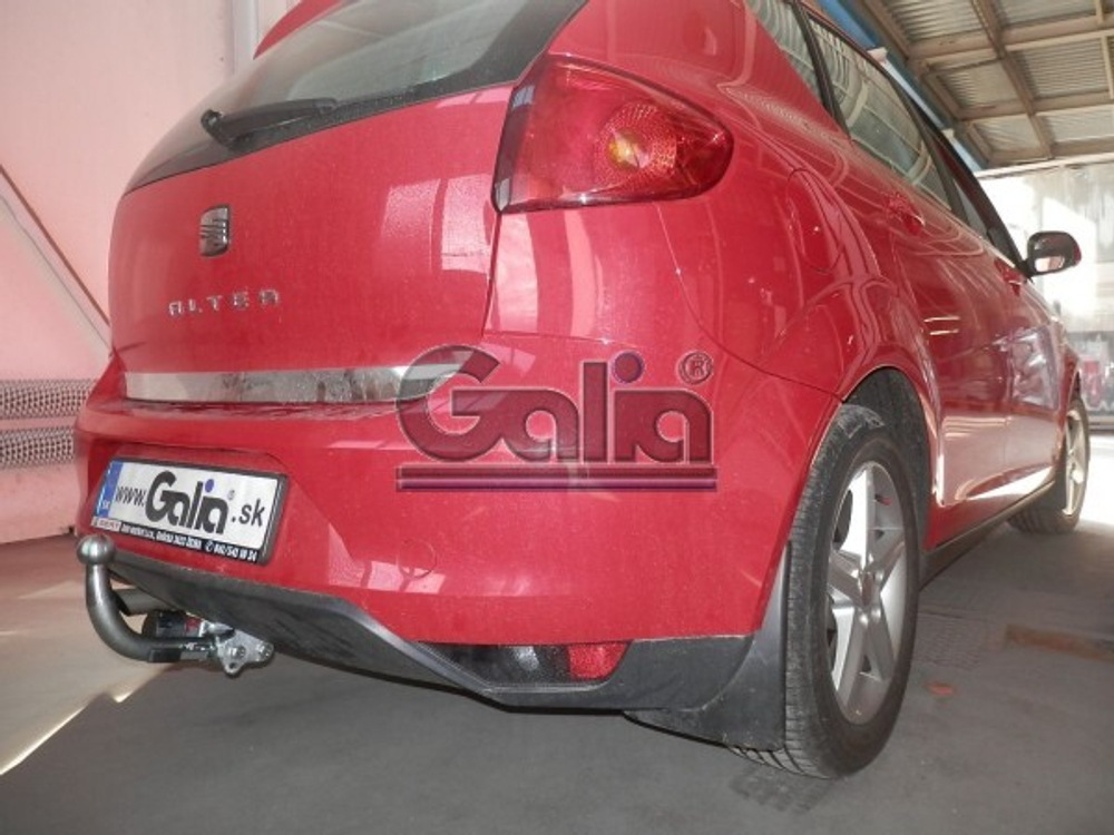 Фаркоп оцинкованный Galia S074A для SEAT Altea 2004-2015, SEAT Leon 2005-2013(паспорт и сертификат в комплекте)(без электрики)