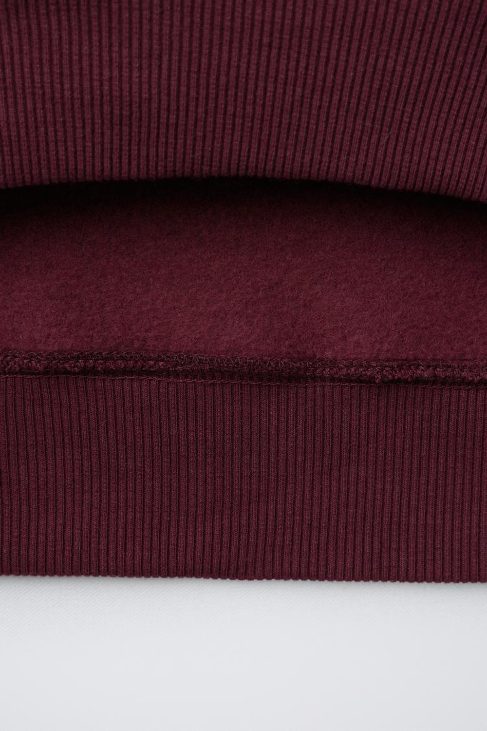 ZARA ТОЛСТОВКА С ВЫШИТОЙ НАДПИСЬЮ, БУРГУНДИ