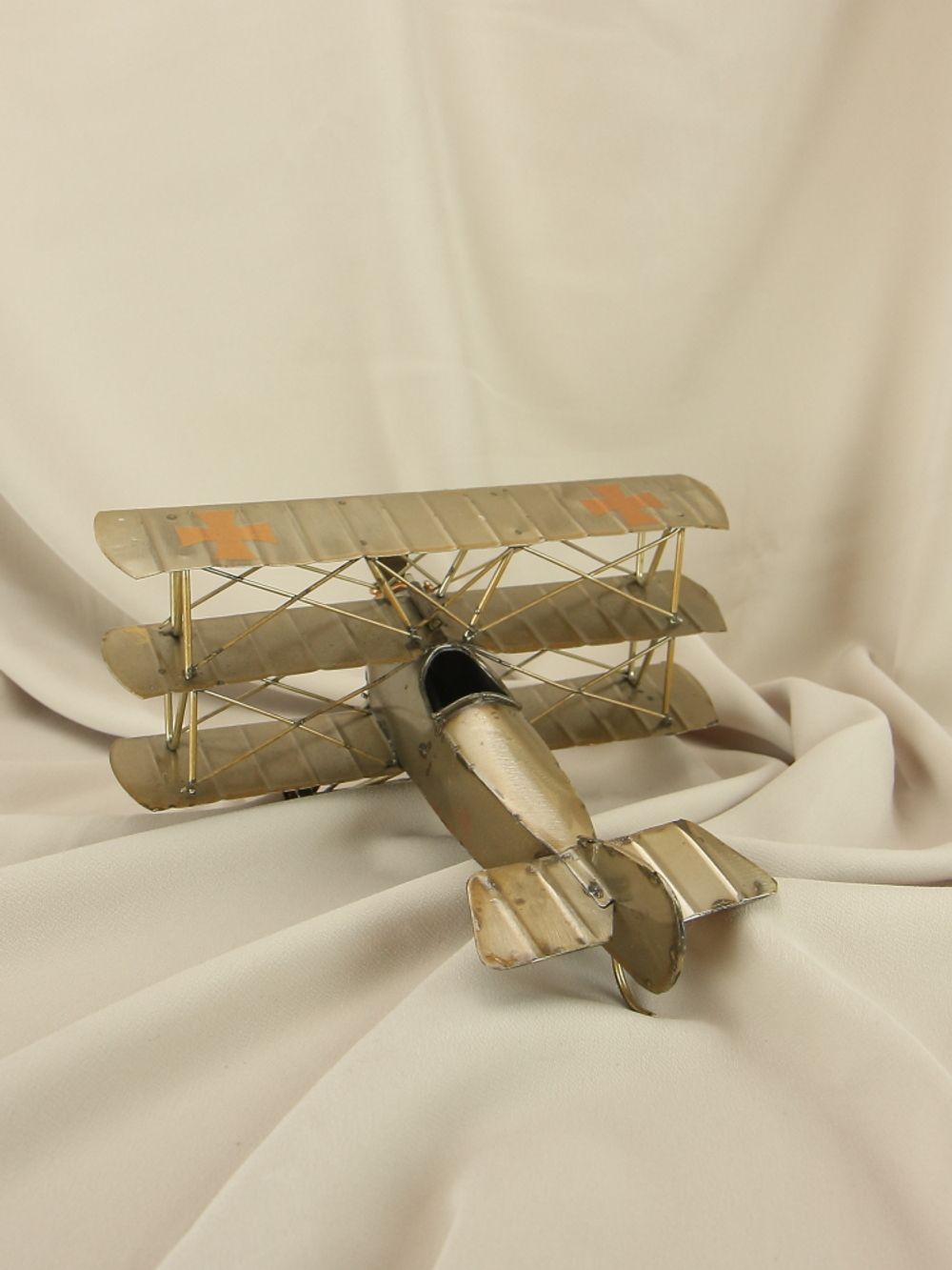 R&D Модель самолета Fokker Dr. I — триплан, лёгкий истребитель конструкции компании Fokker. 1917г.