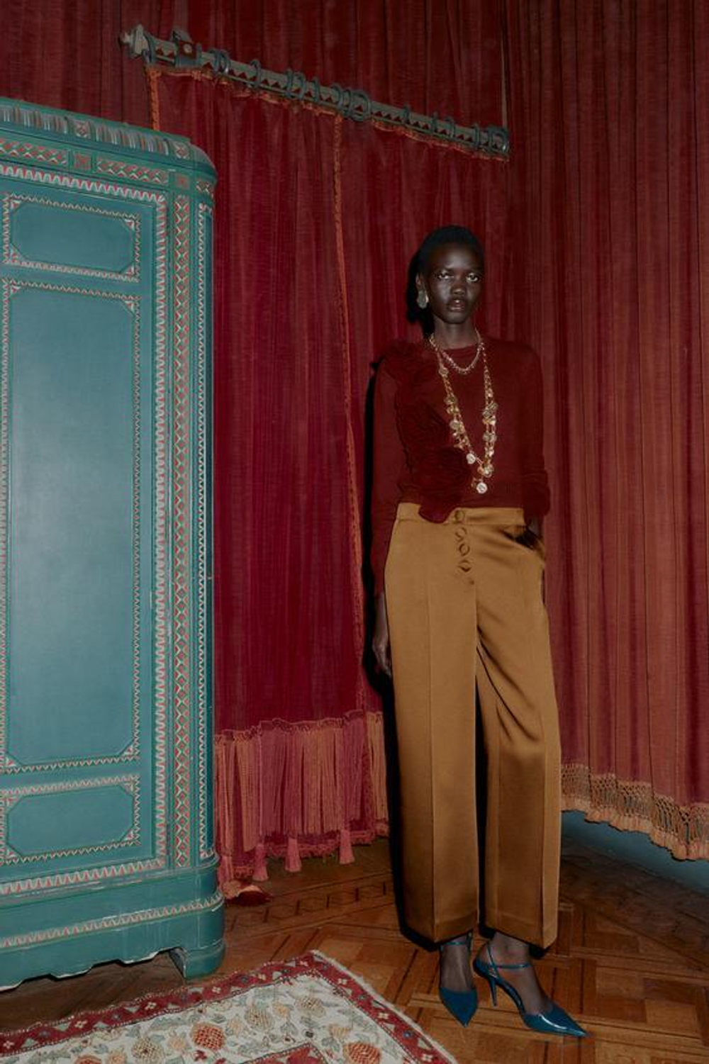 ZARA АТЛАСНЫЕ ШИРОКИЕ БРЮКИ, КАРАМЕЛЬНЫЙ