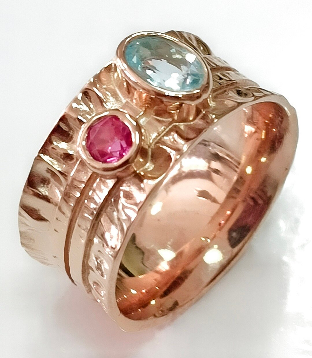 Ювелирное кольцо из серебра 925 пробы с позолотой,топаз,рубин