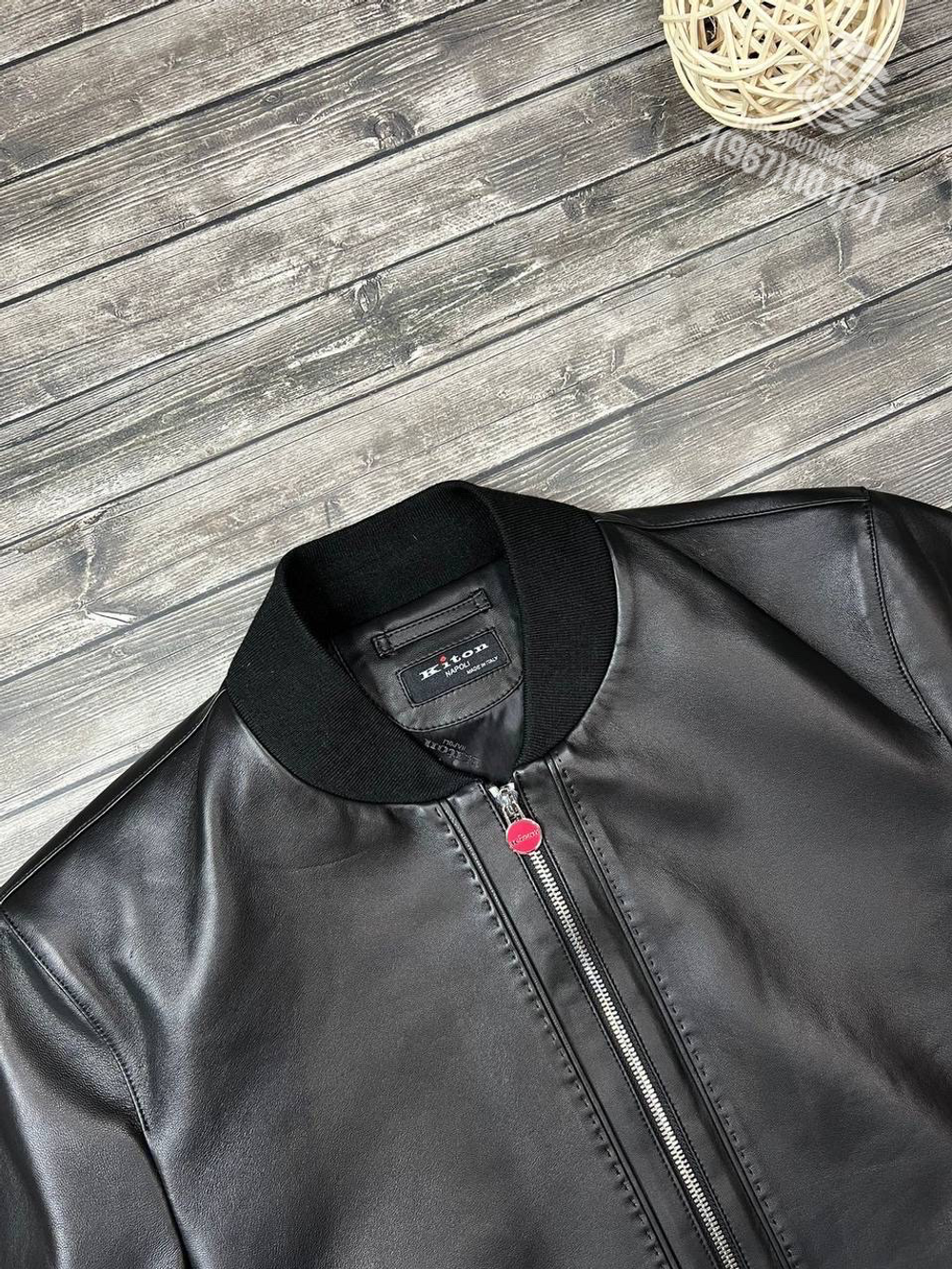Кожаный бомбер Kiton