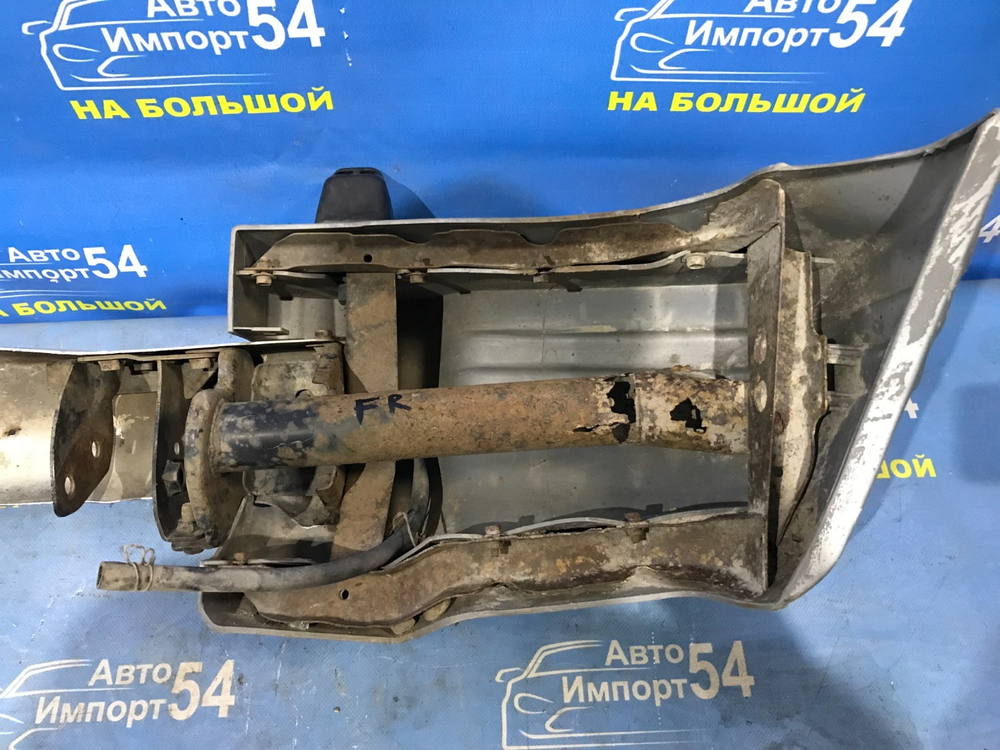 Бампер передний MITSUBISHI PAJERO 1994