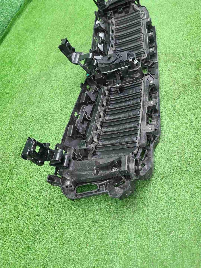 Решетка радиатора BMW 3er G20 (2022-2024)