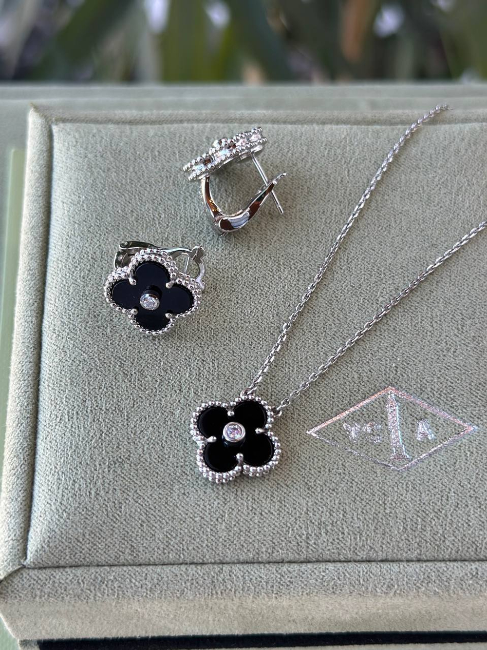 Кулон Van Cleef & Arpels