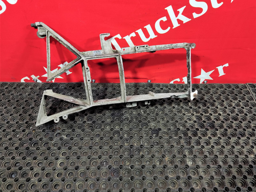 Кронштейн фары правый