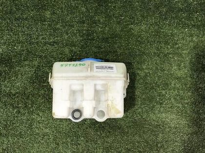 Бачок омывателя Suzuki Jimny 3 (1998-2019)