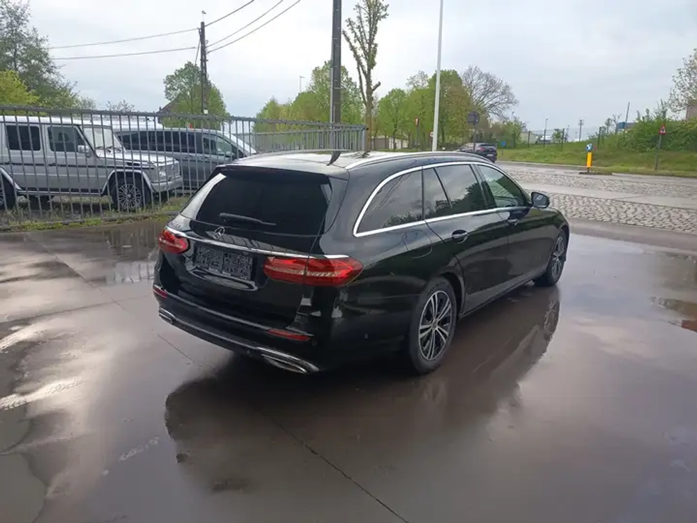 Mercedes-Benz E 200