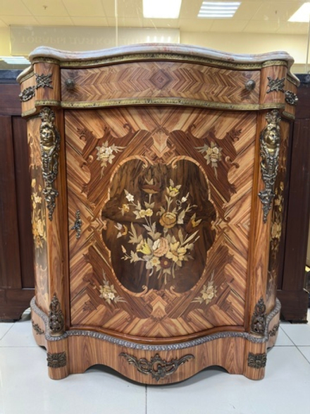 Комод в стиле Наполеона III