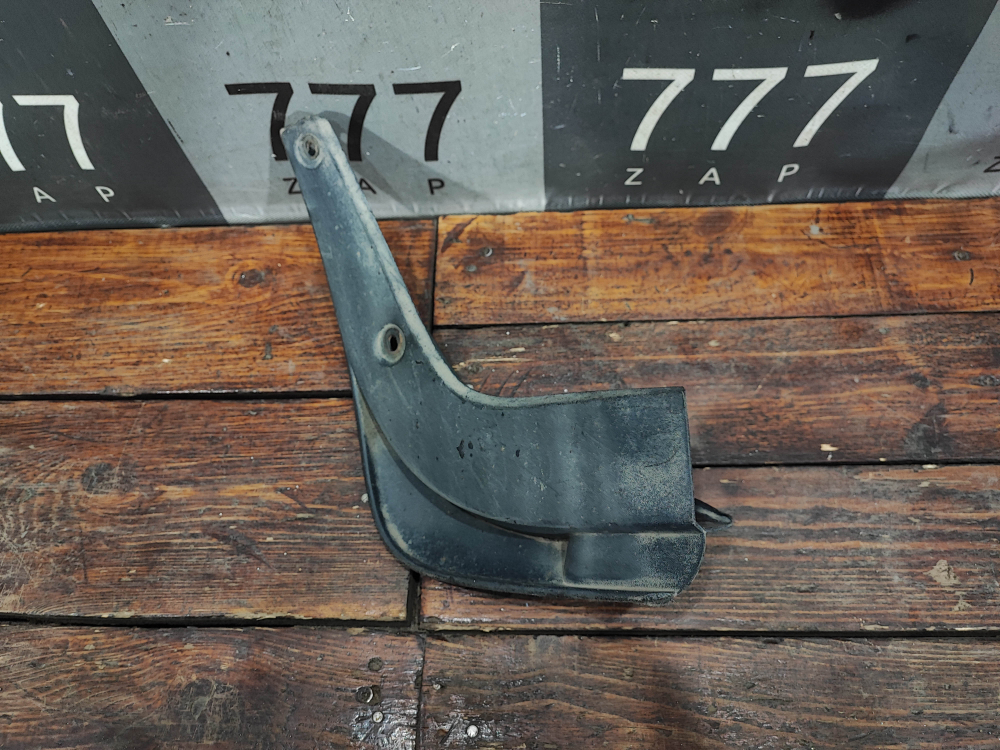 Брызговик задний правый Kia Sportage 3 (SL) 10-16 Б/У Оригинал 868423U001