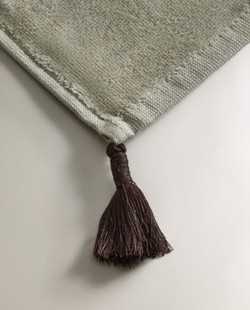 Zara Home - Набор велюровых полотенец для рук с помпонами (3 шт.), зеленый, 30х30 см