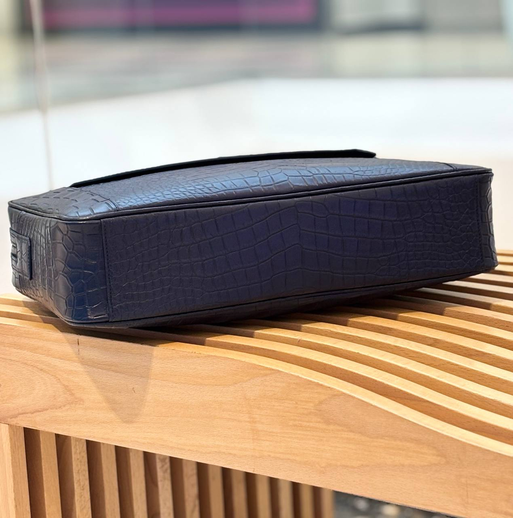 Портфель из кожи крокодила Zilli