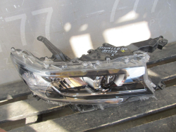 Фара правая LED Toyota Land Cruiser Prado 150 17-24 Б/У  8114560N20