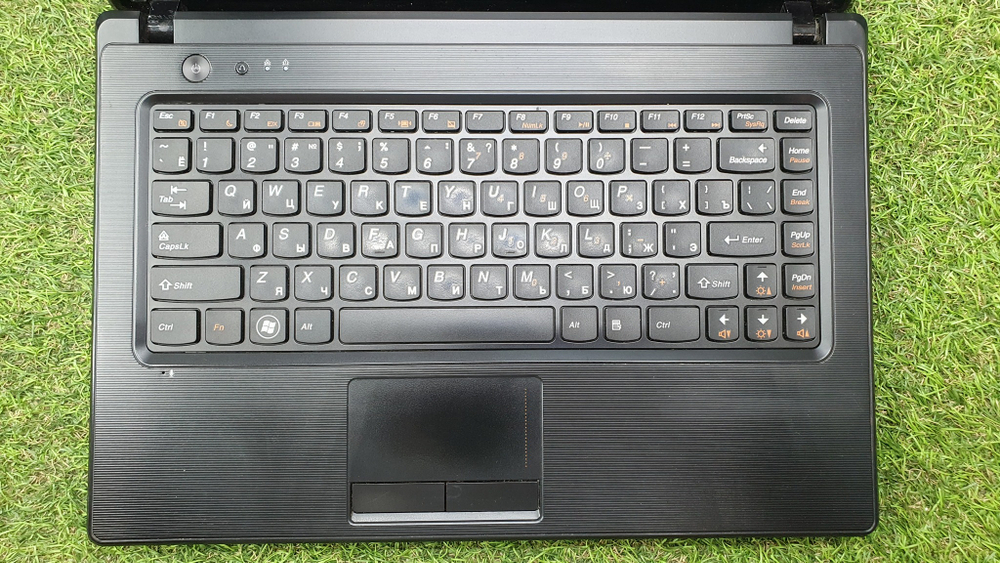 Ноутбук Lenovo Pentium/4 Gb/HD 6370M 1 Gb