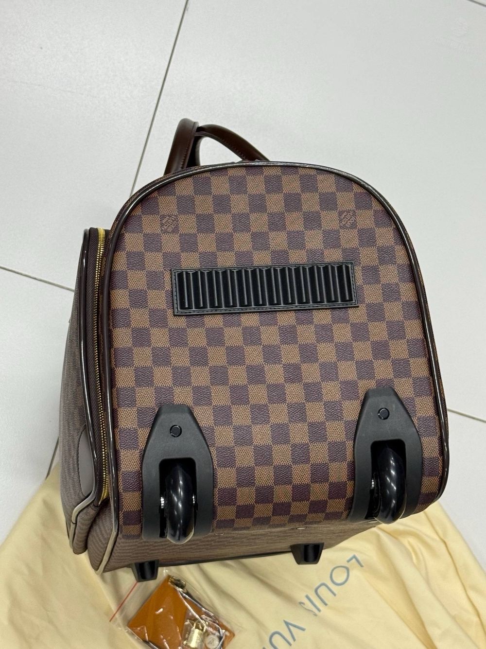 Дорожная сумка Louis Vuitton Neo Eole