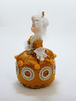 Кукла-игольница Золушка в бальном платье в стиле рококо 18 век