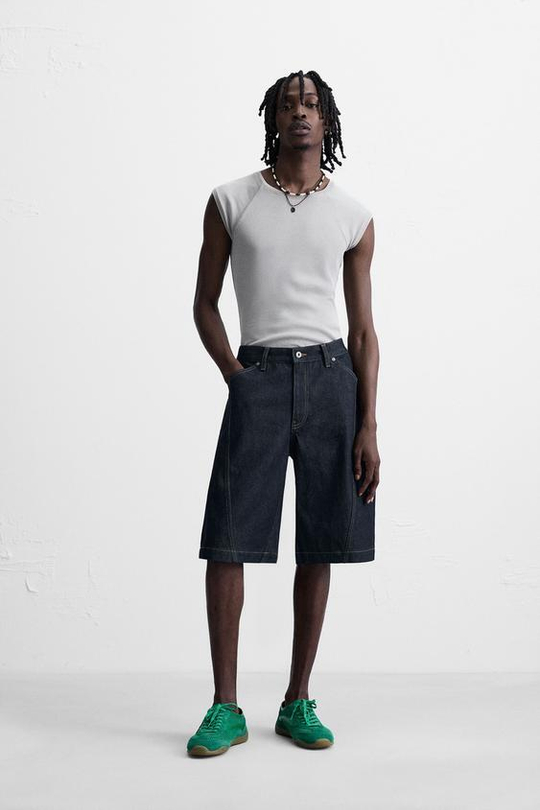 ZARA ДЖИНСОВЫЕ ШОРТЫ-БЕРМУДЫ BAGGY FIT С ОТСТРОЧКОЙ, СИНИЙ