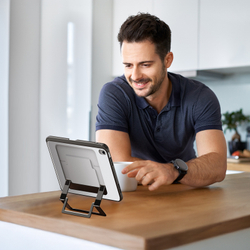 Чехол с многоугольной подставкой для планшета iPad 10 (2022-) и iPad 11 (2025-), серия Axis Series Case от Dux Ducis