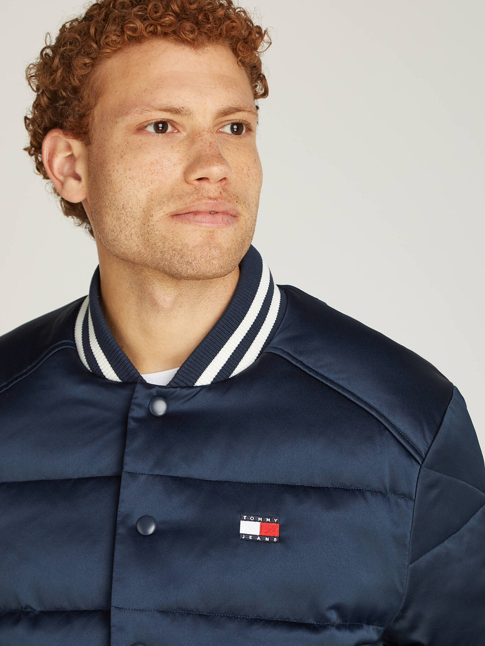 Сатиновая куртка бомбер Tommy Jeans - темно-синий(DM0DM20468)